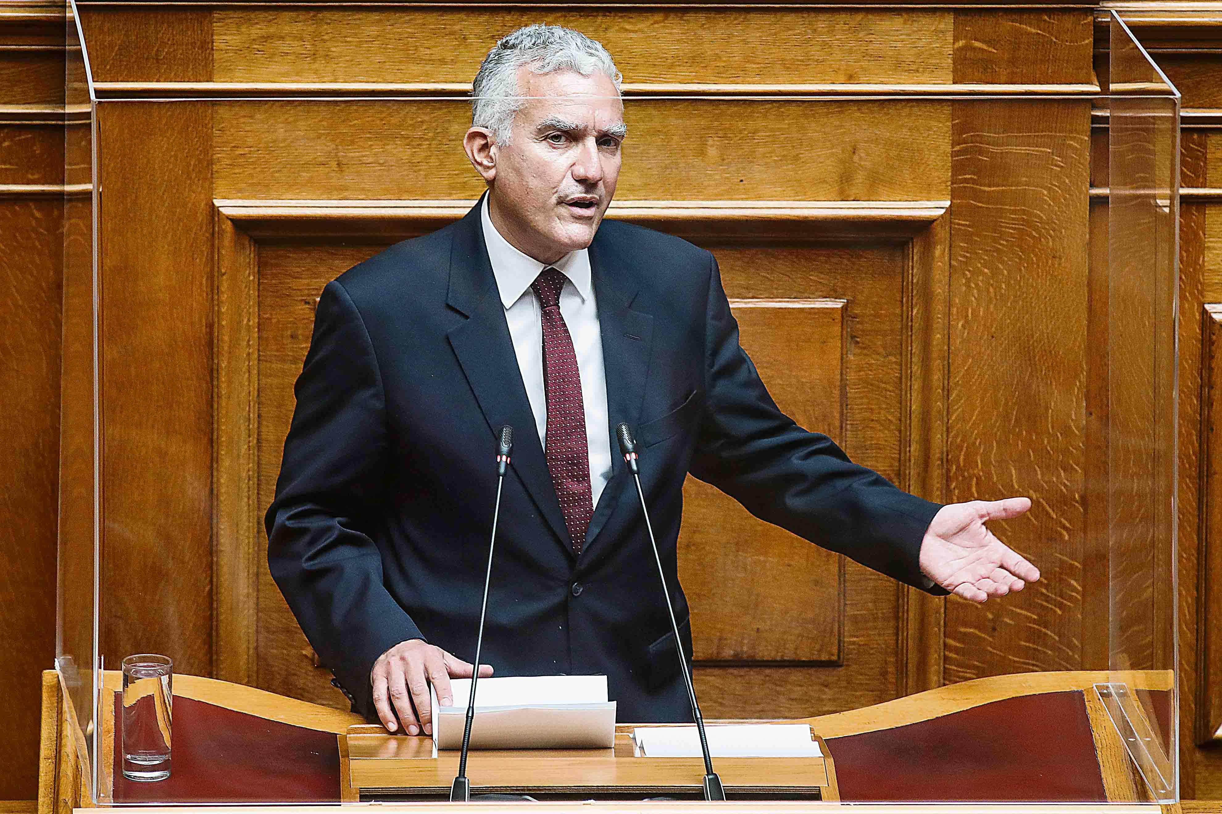 Παιχνίδια Μητσοτάκη και με το ενεργειακό