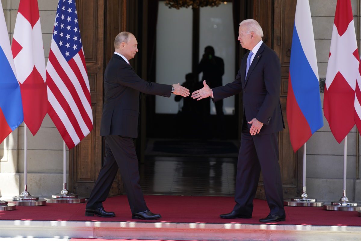 Stampa internazionale: Putin avverte dell’escalation nucleare, Biden parla della sconfitta russa