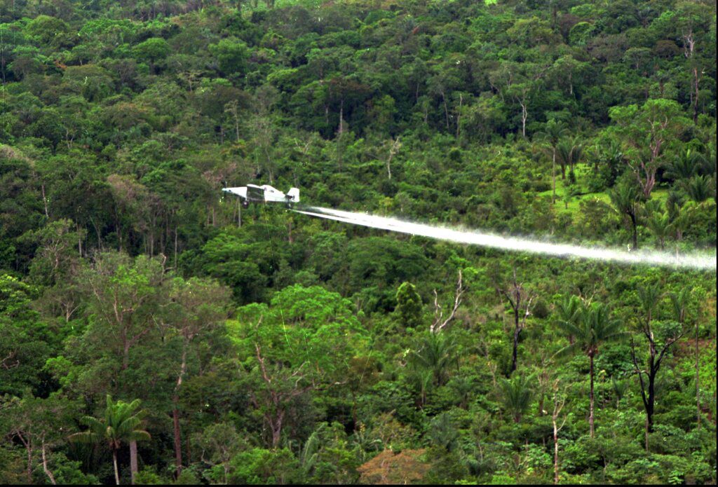 Glyphosate : la Commission demande une prolongation de dix ans de l’autorisation de l’herbicide